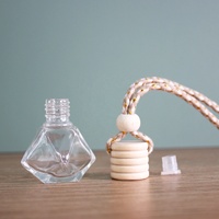 Flacon diffuseur de parfum pour voiture en verre transparent en forme de losange de 6 ml avec couvercle en bois, diffuseur de parfum pour voiture de luxe, vente chaude