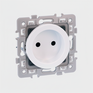 Rénovation Blanc 2P + T Square Socket avec Griffes Fiches et douilles pour l'amélioration de l'habitat - Product Image 1