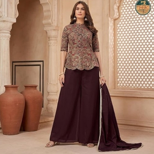 Conjunto de Kurti Corto con Estampado de Vino para Mujer, Pantalones Palazzo Anchos con Corte Acampanado y Dupatta, Ropa India Indo-Occidental - Product Image 5