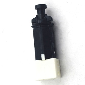 Frein Contacteur de Feu Stop Capteur 4545450214 A4545450214 MR977584 25320-00QAA pour <span class=keywords><strong>RENAULT</strong></span> CLIO II OPEL VAUXHALL MOVANO INTELLIGENT FORFO - Product Image 2