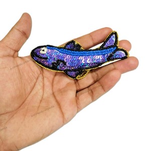 เข็มกลัดรูปปลาประดับลูกปัดทำมือสำหรับเสื้อผ้าและเครื่องประดับ เข็มกลัดรูปปลาตกแต่งทำมือ ของตกแต่งต้นไม้ทำมือ - Product Image 4