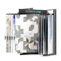 Présentoir de Tapis Haut de Gamme Personnalisable en Métal avec Étagère en Tissu pour Tapis de Sol, Idéal pour Showroom - Boya Boya-SI075
