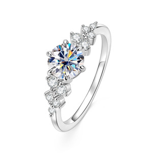 Anillo de Compromiso de Moissanita con Corte Redondo de 1 Quilate, Calidad VVS D GRA, para Mujer, Lujoso, Chapado en Oro de 14K, Joyería Antideslustre - Product Image 1