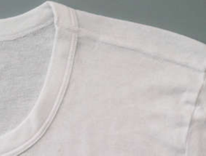 Machine à coudre plate à point de recouvrement Kansai Special NFS6604GS d'occasion, 4 aiguilles, 6 fils, alimentation hors <span class=keywords><strong>bras</strong></span> avec couvercle supérieur - Product Image 3