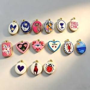 BD-L5766 Dijes de Esmalte de Estilo Divertido con Diseños de Flor, Mariposa, <span class=keywords><strong>Amor</strong></span>, Cámara, Luna, Cereza y Multicolor Brillante para Joyería - Product Image 5