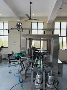 Suministro directo de fábrica Máquina automática de etiquetado Bopp de fusión en caliente para máquinas de etiquetado de botellas redondas 240 BPM - Product Image 2