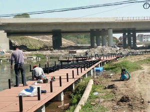 Haute qualité wpc <span class=keywords><strong>composite</strong></span> <span class=keywords><strong>balustrade</strong></span> de jardin/<span class=keywords><strong>balustrade</strong></span> de <span class=keywords><strong>balcon</strong></span> en bois à vendre - Product Image 4