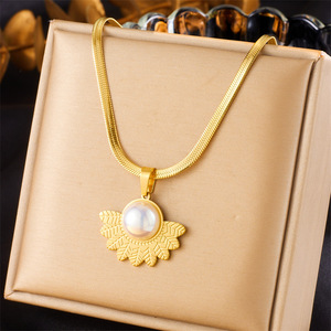 European American Fashion Retro Pearl Fan Shape Feather Pendant Stainless Steel Chain Gold Plated Necklace Gift Jewelry - Product Image 1
