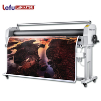 Machine à plastifier à plat électrique LeFu LF1700-B7, plastifieuse à froid, largeur maximale 1630 mm, puissance 500 kW/h pour la plastification de films et de panneaux.