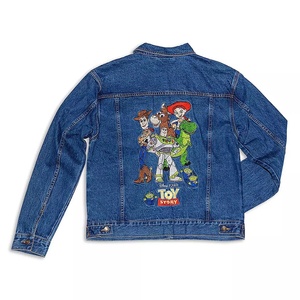 Veste en jean d'hiver unisexe élégante brodée de logo personnalisé, polyvalente et durable avec décoration de boutons, vêtements d'hiver - Product Image 2