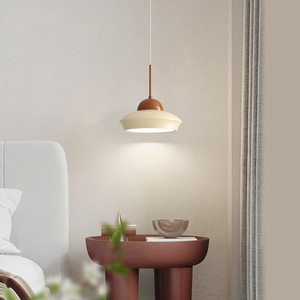 โคมไฟเพดานแบบฝรั่งเศส สีครีม 3 หัว สไตล์ใหม่ ปี 2024 แสงเต็มสเปกตรัม เหมาะสำหรับห้องรับประทานอาหาร ห้องนอน ห้องทำงาน - Product Image 1