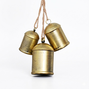 Grandi Campanacci Rustici Placcati, Giganti in Metallo Anticato, Decorazione Natalizia per Interni ed Esterni, Souvenir Animale da Appendere Stile Shabby - Product Image 1