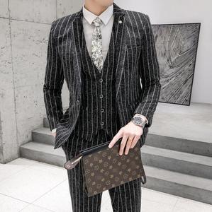 Nuevo <span class=keywords><strong>Traje</strong></span> de Hombre de Lujo Estilo Británico a Rayas <span class=keywords><strong>2022</strong></span>, <span class=keywords><strong>Traje</strong></span> de Hombre de Tres Piezas, Pantalones, Abrigo y Chaleco Coreanos para Hombre, 3 Piezas/Juego - Product Image 2
