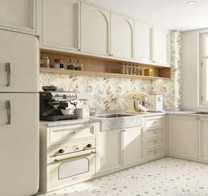 Juego de Muebles de Cocina de Madera Maciza Personalizados con Paneles de Puerta Tallados, Estantes Ajustables y Especieros Extraíbles para Cocinas de Villas - Product Image 5