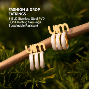 Boucles d'oreilles pendantes tendance en acier inoxydable 316L avec placage or PVD, durables et résistantes - Product Image 3