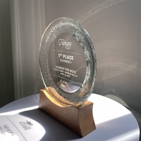 ADL nouveau Design 2023: premier trophée en forme d'assiette de verre de cristal avec Base en bois pour cadeaux souvenirs