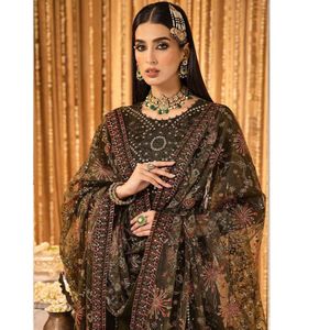 Maxi robe en mousseline de soie brodée et ornée à la main pour femmes - Product Image 1