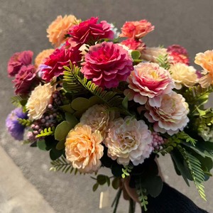 Flores Artificiais: 5 Hastes de Peônia de Tecido para Casamentos, Dia das Mães, Casa, Escritório, Festas, Hotéis <span class=keywords><strong>e</strong></span> Janelas - Product Image 1