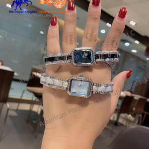 Elegante Reloj Mecánico Automático con Caja Rectangular, Incrustaciones de Diamantes y Correa de Cuero Cartieres - Product Image 3