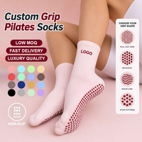 Chaussettes de yoga et de pilates en coton brodé pour femmes, antidérapantes, de qualité supérieure, vente en gros, chaussettes de sport mi-mollet, design de marque personnalisé