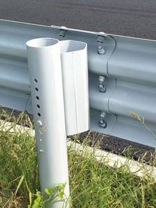 Sicurezza autostradale strade rurali barriere al traffico Anti-corrosione tre-Wave Guardrail travi corrugate colonne in acciaio pannelli Guardrail - Product Image 4