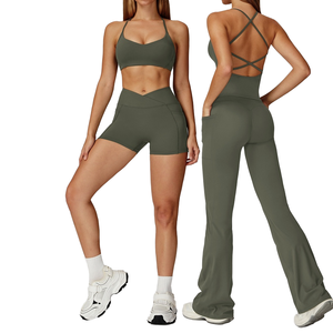 Conjunto de Yoga Feminino Esportivo com Costas Cruzadas Secagem Rápida Respirável Tamanho Plus Shorts Conjunto de 2 Peças para Corrida ao Ar Livre - Product Image 1