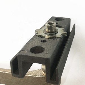 Servizio di Lavorazione di Parti <span class=keywords><strong>in</strong></span> Lega di Zinco per Porte, Verniciatura a Spruzzo Nera Superficiale - Product Image 4
