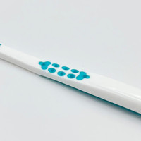 SJ Brosse de nettoyage de la langue en plastique coloré de haute qualité avec manche en caoutchouc antidérapant, gratte-langue