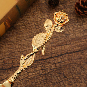 <span class=keywords><strong>Pelle</strong></span> à <span class=keywords><strong>pizza</strong></span> en acier inoxydable avec manche en forme de fleur, couteau de service à gâteau en or, ensemble de 2 couverts pour restaurant et <span class=keywords><strong>maison</strong></span> - Product Image 4