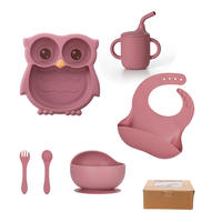 Ensemble de repas pour bébé en silicone personnalisé, vaisselle pour tout-petits, assiette, bol, bavoir, tasse, vaisselle réutilisable pour enfants, ensemble cadeau pour les repas