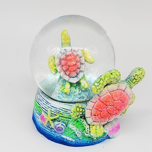 Artisanat en résine ODM de haute qualité, vie marine de l'île de la plage, aimant de réfrigérateur dauphin, mouette, crabe, globe à neige, sables dorés, souvenir de Bulgarie - Product Image 4