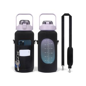 Botella de Agua de 64 oz/2 l con Funda de Almacenamiento Aislada, Correa de Transporte y Soporte para Teléfono Celular, Producto en Oferta, Medio Galón - Product Image 4