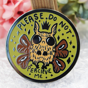 Hot Bán Đẹp Chất Lượng Tùy Chỉnh Thường Xuyên Vòng Hình Trâm Ve Áo Pins Kinh Dị Bird Logo Mềm Men Kim Loại <span class=keywords><strong>Pin</strong></span> Huy Hiệu - Product Image 1