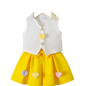 Ensemble de vêtements d'été décontractés pour petites filles, 2 pièces, <span class=keywords><strong>gilet</strong></span> à col <span class=keywords><strong>blanc</strong></span>, décoration en forme de cœur moelleux, jupe plissée, polyester/coton, enfants - Product Image 1