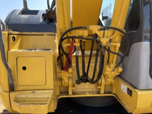 รถขุดขนาดกลางมือสอง Komatsu PC138US  ใช้งานน้อย พร้อมสายเบรกเกอร์ - Product Image 6