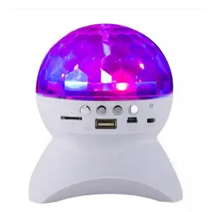 ไฟ LED เวทีที่มีสีสัน RGB คริสตัลหมุนเมจิกบอลลำโพงแสงที่มีวิทยุ FM,MP3/สนับสนุนบัตร Tf/micro SD การ์ด