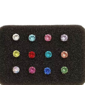 Boucles d'oreilles magnétiques pour femmes, personnalisées, en acier inoxydable 316L, avec diamants, style fashion. - Product Image 4