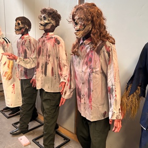 Décorations en métal de zombies de The Walking Dead pour parcs à thème et scènes de maisons hantées dans les centres commerciaux - Product Image 5