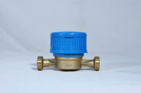 Water Meter Single Jet Mechanical DN15 R100 IP68 Cast Iron Body High Precision Residential Cold Water Flow Measuring Equipment