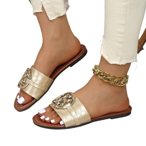 Sandalias de tiras con hebilla metálica dorada para mujer, de punta abierta, planas, informales, para exteriores, venta al por mayor disponible desde China - Product Image 5