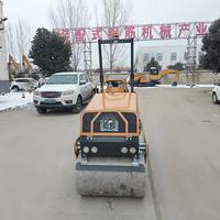 Compacteur vibrant mini de 1,5 tonne, rouleau à asphalte à double tambour, rouleau compresseur routier avec moteur Kubota