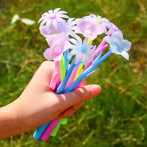 Bolígrafo de Gel de Silicona Suave con Diseño de Flor, Color Degradado, para Oficina y Escuela - Product Image 1