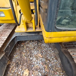 รถขุดไฮดรอลิกแบบตีนตะขาบ Komatsu PC60 มือสอง 6 ตัน สภาพ 90% ประหยัดน้ำมัน ทนทาน เหมาะสำหรับงานเกษตรและครัวเรือน - Product Image 1