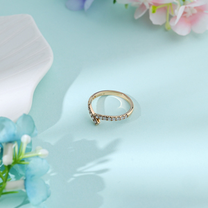 Bague de fiançailles en or massif 18 carats avec diamants naturels, bijoux de luxe sur mesure pour femmes, pour un usage quotidien. - Product Image 3