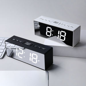 Radio FM numérique de bureau avec horloge LED, volume réglable sur 15 niveaux, variateur de luminosité, double alarme, miroir pour la décoration de la maison, adultes - Product Image 1