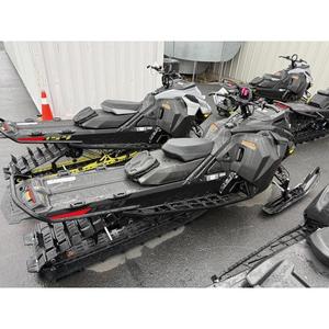 แพ็คเกจ Ski-Doo Summit ปี 2026 รุ่น 850 E-TEC 154 H_Alt Powder 3.0_Black เครื่องยนต์ 4 จังหวะ ERAVE REV Gen5 แพลตฟอร์ม 30 องศา 4.5 นิ้ว ดิจิทัล - Product Image 2