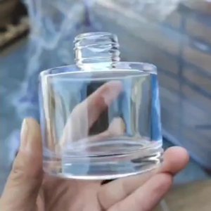 50ml 120ml 150ml 200ml Yuvarlak Şeffaf Cam Reed Difüzör Şişesi Ahşap Kapaklı Mat Vidalı Kapaklı Stokta, Gönderime Hazır - Product Image 1