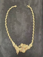 Collier de luxe en or 18 carats de haute qualité pour femmes, bijoux haut de gamme sans incrustation de pierres, article cadeau personnalisable avec pierres précieuses
