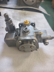 Pompe à palettes hydraulique à commande pilote variable PV7 R900964375 PV7-1X/06-14RE01MA3-07 R900580381 PV7-1X/10-14RE01MC0-16 - Product Image 3