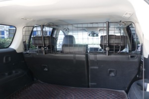 Barrière pour <span class=keywords><strong>chien</strong></span> en métal de haute qualité, motif solide, respirante, réglable, durable, portable, taille et couleur personnalisées, utilisation intérieure et extérieure - Product Image 4